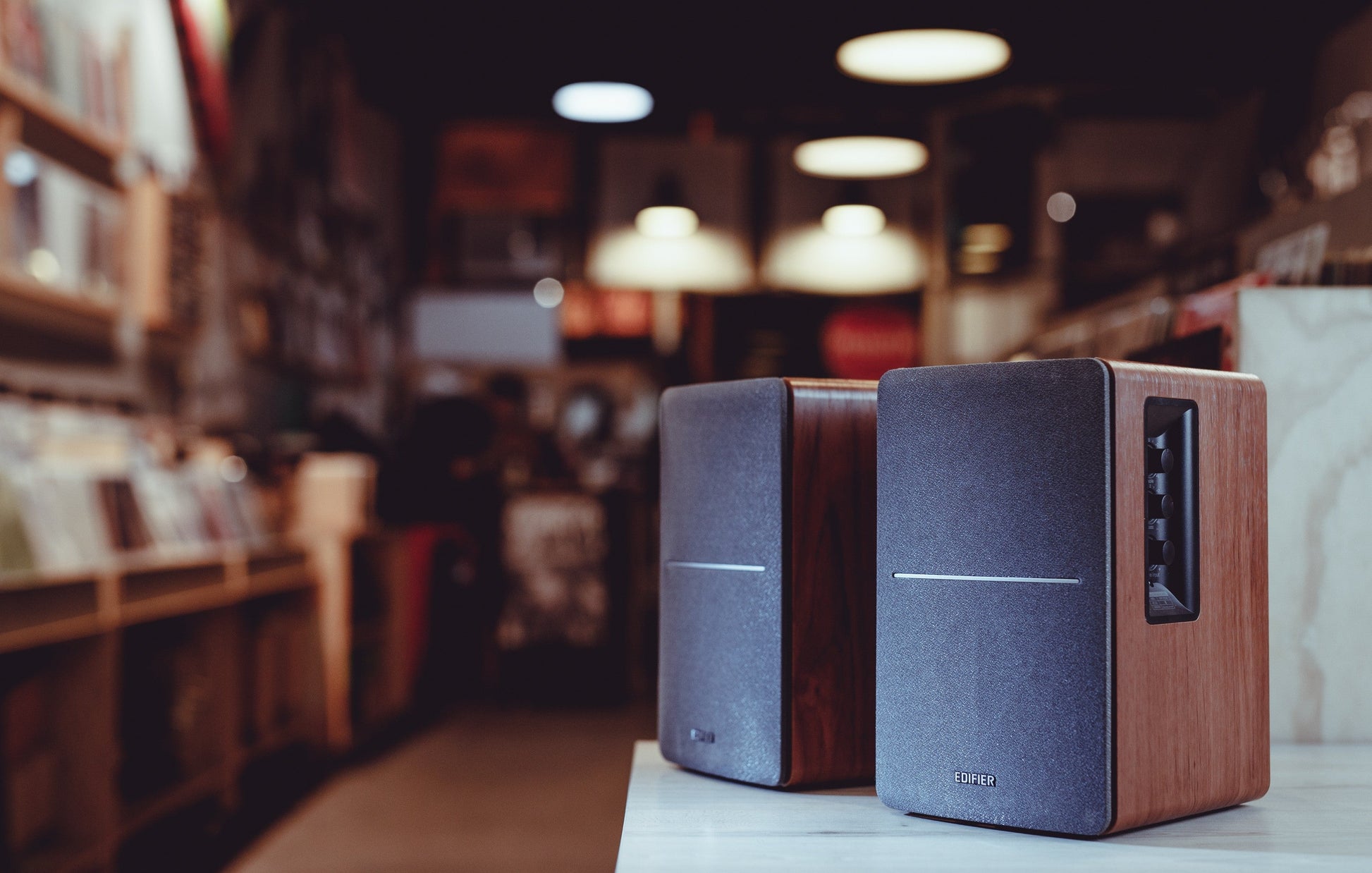 Edifier R1280DB - Powerful Bookshelf Speakers(white silver)
