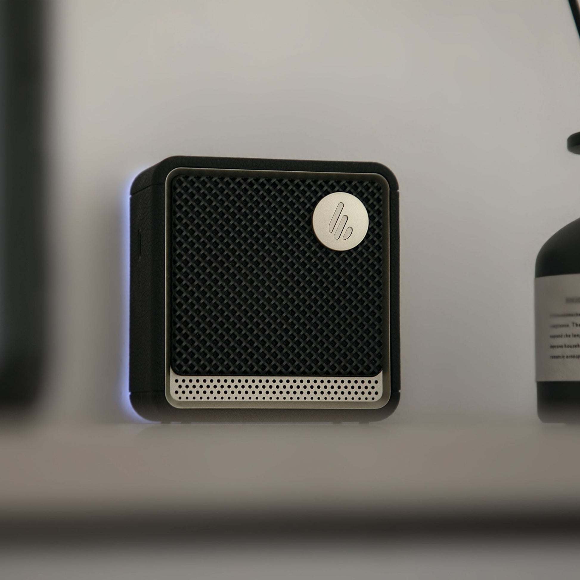 Edifier ES20 - Portable Bluetooth Speaker Black